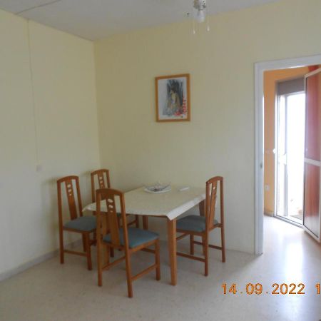 Apartment On The Sea Torrevieja Ngoại thất bức ảnh